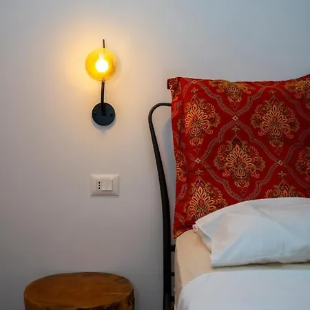 Veni I Gjyshit Hotel Nderlysaj