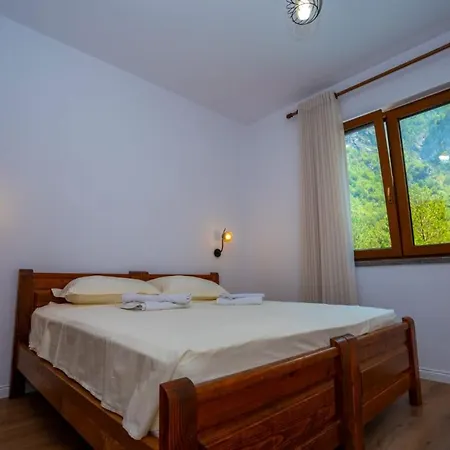 Veni I Gjyshit Hotel 4*