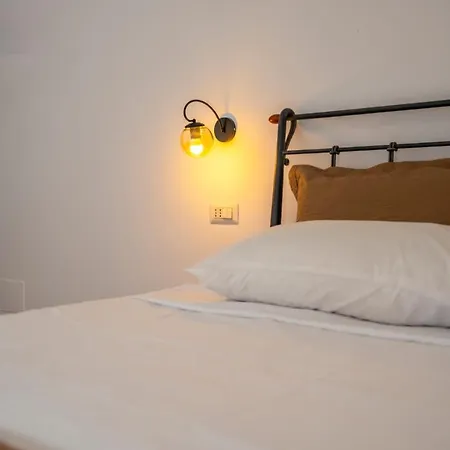 Veni I Gjyshit Hotel Nderlysaj