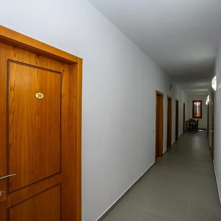 Veni I Gjyshit Hotel 4*