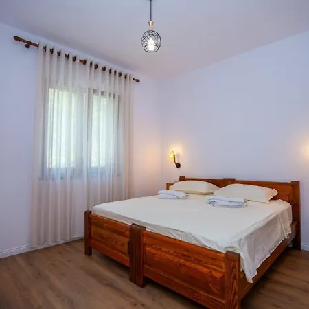 Hotel Veni I Gjyshit 4*